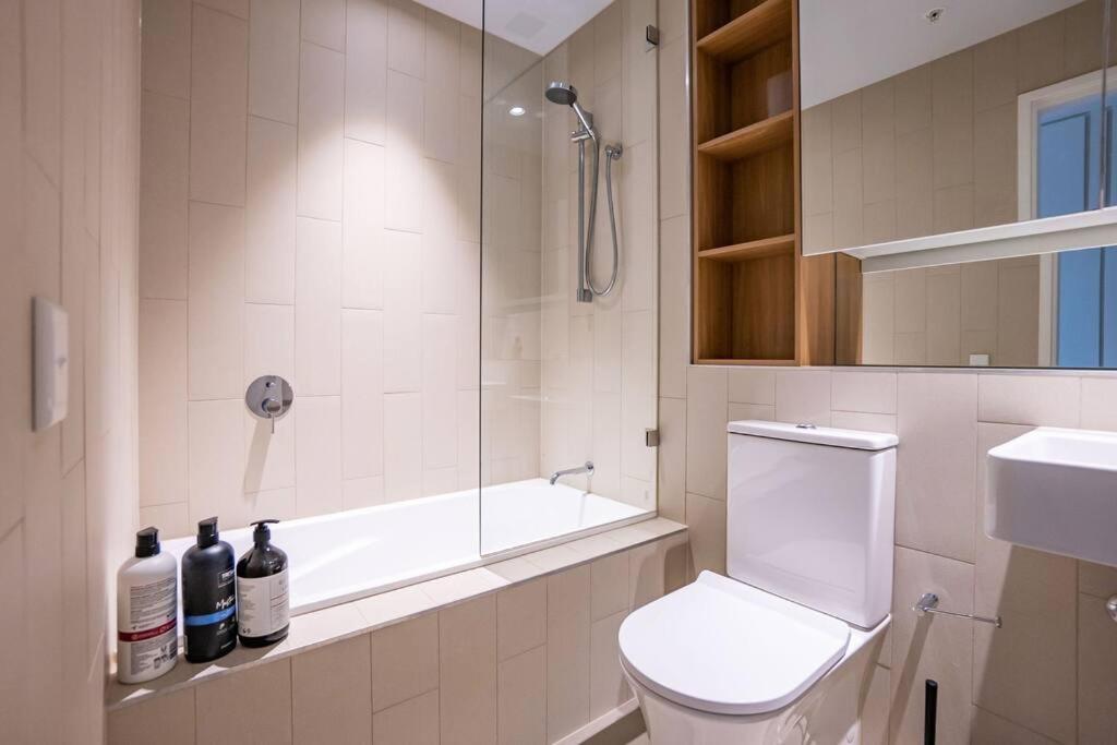 Apartment Next To Station Family & Friend Free Parking *