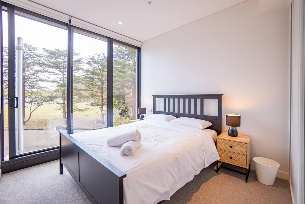 Next To Station Family & Friend Free Parking Sydney